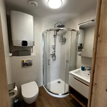 Apartament Nina - Debina アパート *