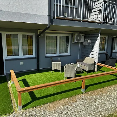 Apartament Nina - Debina アパート *